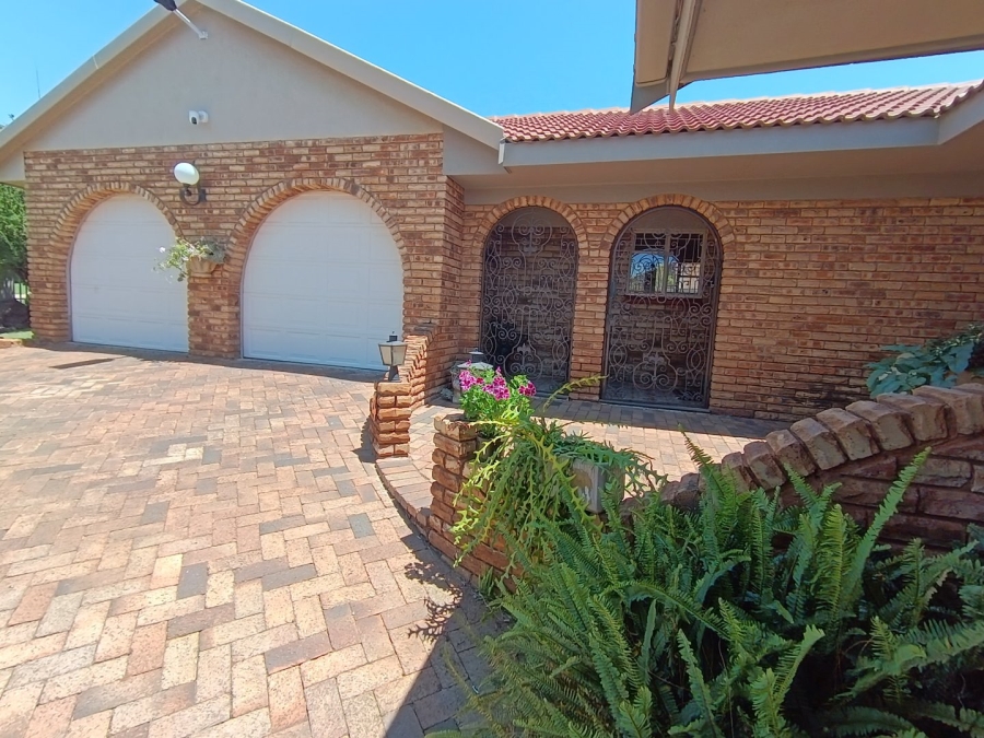 4 Bedroom Property for Sale in Doringkruin North West